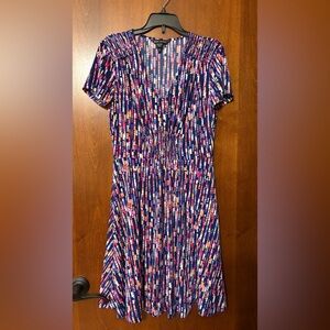 Maggy London Dot Print V-Neck size 2 Women’s Dress